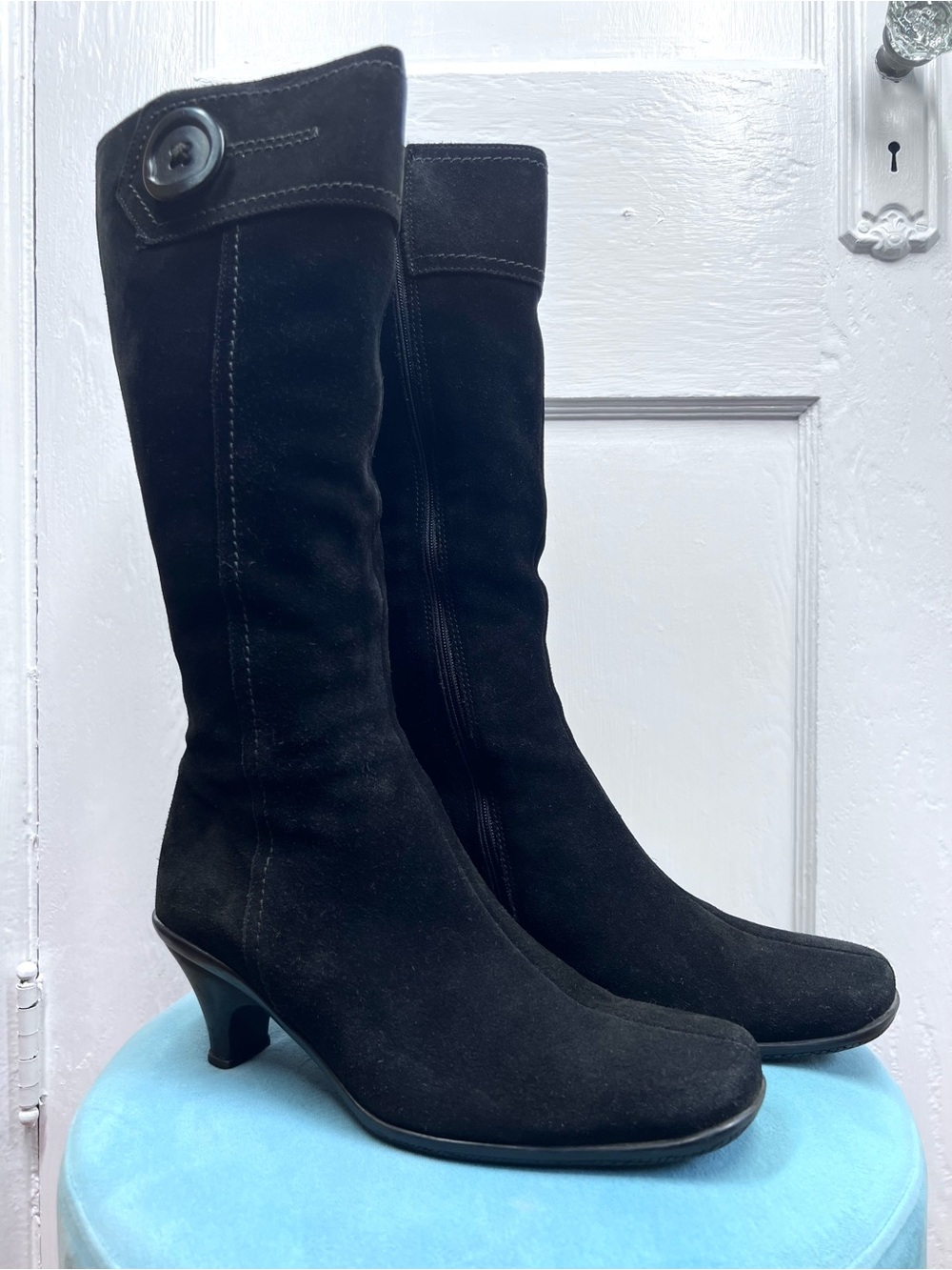 La CANADIENNE Dorina Waterproof Suede Knee-High Boots - Black Size 8